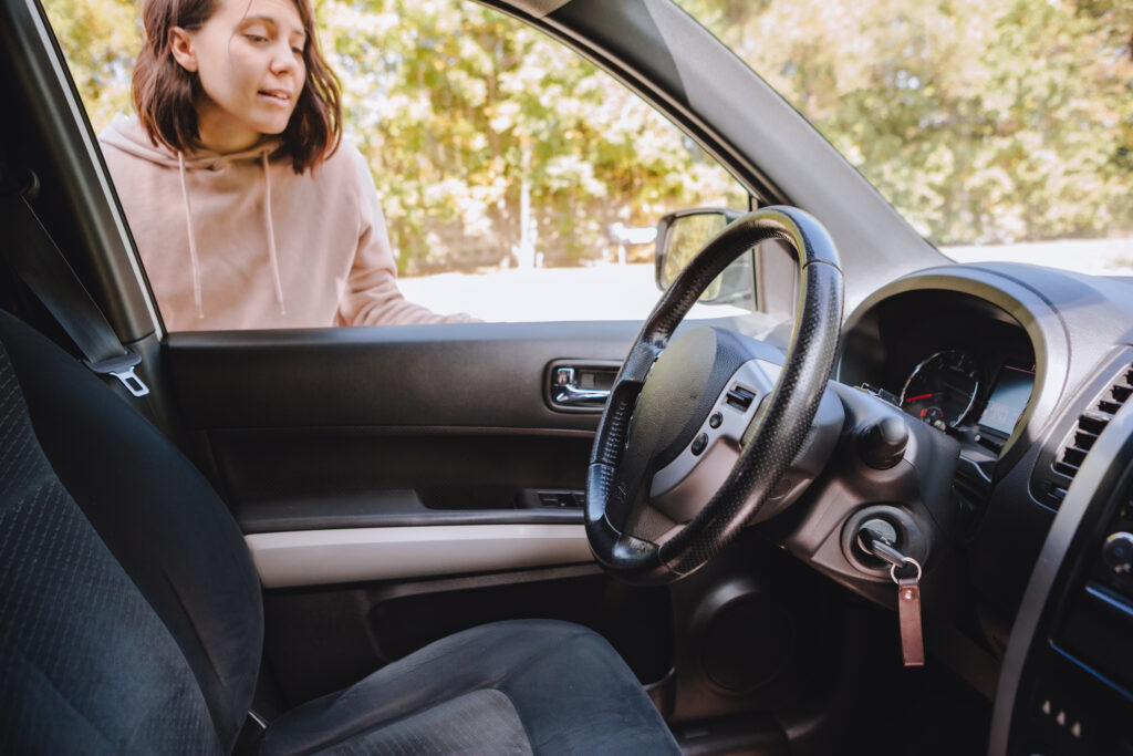 How Towing Services Handle Locked-Out Vehicles