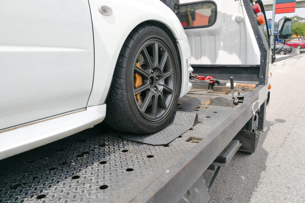 When Should You Call a Tow Truck? 7 Clear Signs